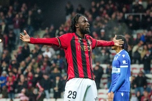 França: Nice empate com Auxerre e falha aproximação ao segundo lugar