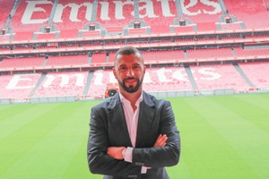 LC: Simão Sabrosa espera “eliminatória de grande qualidade” com FC Barcelona