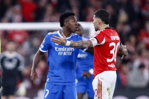 UEFA sanciona Benfica por conduta "racista e/ou discriminatória"