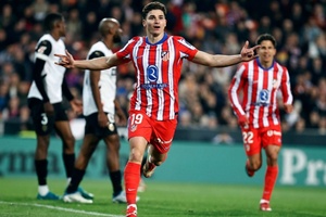 Espanha: Atlético Madrid vence em Valência e lidera à condição