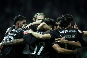 SÍNTESE: Sporting pressiona líder FC Porto e Benfica continua na luta pelo título