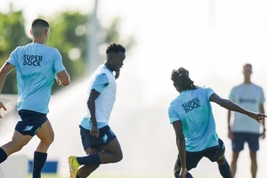 FC Porto: Dragões goleiam Académica no primeiro teste de pré-época