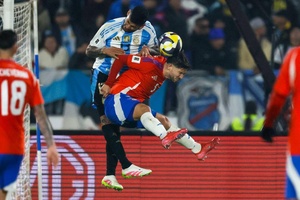Chile à beira do adeus ao Mundial... e Messi ainda foi a tempo de brilhar