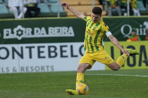 II Liga: Tondela isola-se provisoriamente na liderança ao vencer Mafra