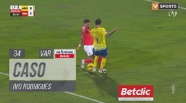 Liga Portugal Betclic: Arouca vs Benfica, Caso Ivo Rodrigues (VAR), 34' (2024-2025)