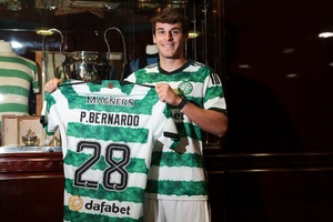OFICIAL: Benfica empresta médio Paulo Bernardo ao Celtic