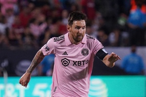 Messi e Inter Miami abrem Mundial de Clubes com estádio 'às moscas'