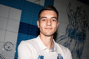 OFICIAL: FC Porto anuncia Jakub Kiwior por empréstimo do Arsenal