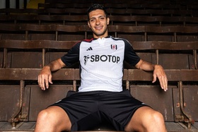 OFICIAL: Raúl Jiménez assina pelo Fulham de Marco Silva até 2025