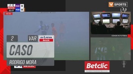 Liga Portugal Betclic: Nacional vs FC Porto, Cartão Amarelo Rodrigo Mora (VAR), 2' (2024-2025)