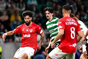 Sporting vira o jogo contra Santa Clara e aproxima-se do líder da I Liga