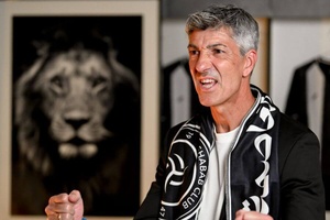 Imanol Alguacil apresentado como novo treinador do Al Shabab