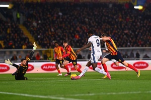 Inter Milão ‘cilindra’ Lecce e mantém acesa luta da liderança com Nápoles
