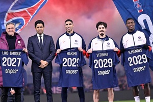 PSG anuncia renovações de Nuno Mendes, Vitinha, Hakimi e do técnico Luis Enrique