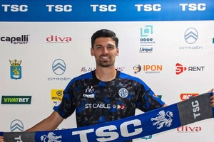 OFICIAL: Baptiste Roux deixa AVS SAD e ruma à Sérvia a título definitivo