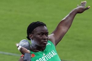 Mundiais de atletismo: Dongmo diretamente na final do peso, Inchude e Bandeira eliminadas