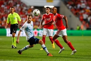 Crónica: Primeira parte de alto nível confirma presença do Benfica na 'Champions'