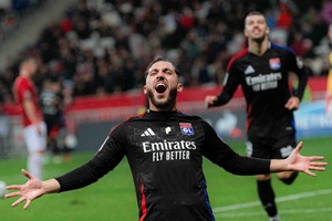 França: Lyon privado de Paulo Fonseca vence Nice