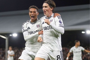 Fulham reage a golo inicial e impõe segunda vitória seguida na Premier League