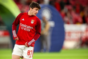 Benfica quer segurar João Neves: Encarnados preparam renovação de contrato do médio