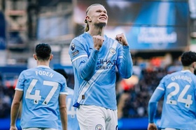 Manchester City vence Fulham e aproxima-se do líder Arsenal