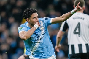 Manchester City na final da Taça da Liga após vencer Newcastle