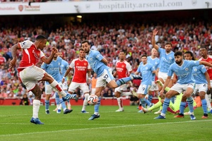 Inglaterra: Arsenal vence Manchester City e assume liderança da Premier League
