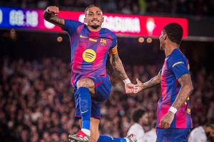 Barcelona goleia Sevilha e consolida liderança na Liga