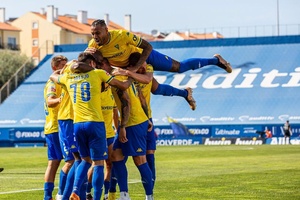 I Liga: Estoril Praia e Casa Pia abrem jornada de dérbi na Luz