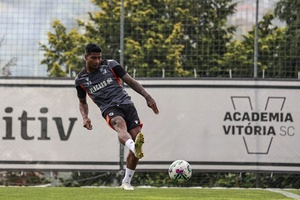 OFICIAL: Matheus Índio no Vojvodina por empréstimo do Vitória de Guimarães