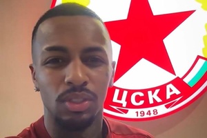OFICIAL: Pastor deixa Farense e ruma à Bulgária para reforçar CSKA Sófia