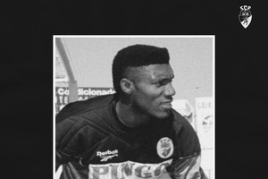 Peter Rufai, ex-guarda-redes do Farense, morre aos 61 anos