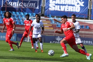 Torreense perde com Benfica e adia decisão para última jornada da Liga Revelação