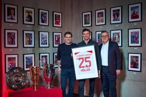 OFICIAL: Müller renova por uma época e continua a escrever história no Bayern Munique