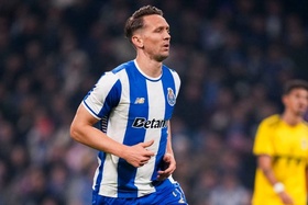 Avançado do FC Porto Luuk de Jong operado com sucesso nos Países Baixos