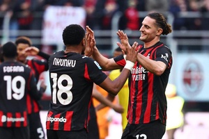 Milan ultrapassa Inter e lidera Série A com vitória sobre Verona