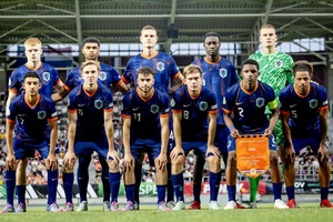 Países Baixos, Escócia e Dinamarca vencem e continuam invictos no apuramento para o Mundial