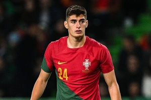 “O António Silva lembra-me o Ferro que também era 100 milhões e Real Madrid”