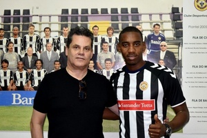 Mercado: Hondurenho Bryan Rochez é reforço para o Nacional