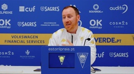 Liga Portugal Betclic: Antevisão de Ian Cathro ao V. Guimarães vs Estoril (2025-2026)