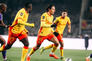 Lens vence em Toulouse e amplia vantagem na frente da Liga francesa