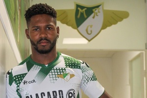 OFICIAL: Defesa Fabiano é reforço do Moreirense após deixar o Sp. Braga