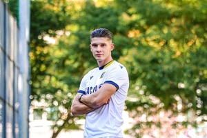 OFICIAL: Alex Dobre assina pelo Famalicão a título definitivo