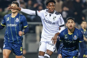 FC Porto garante triunfo 'suado' em Guimarães com penálti aos 85 minutos