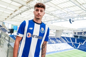 FC Porto inscreve Iván Jaime e Farense regista três reforços na Liga de clubes