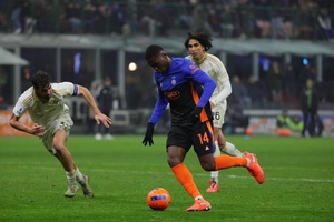 Líder Inter Milão esteve a perder, mas goleou 'aflito' Pisa por 6-2 na Liga italiana