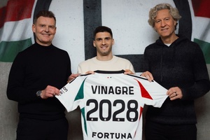 OFICIAL: Rúben Vinagre deixa Sporting e assina com os polacos do Legia Varsóvia