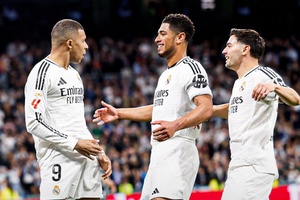 Real Madrid vence de virada e encosta no FC Barcelona na disputa pelo título