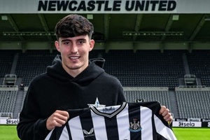 OFICIAL: Newcastle anuncia contratação de Tino Livramento por 37 milhões de euros