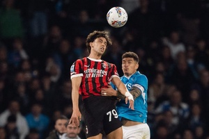 Kyle Walker critica João Félix: "Passa a bola! Aqui ninguém é o Messi"